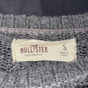 Gray Hollister sweater!